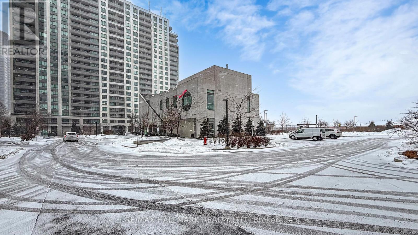 910 - 349 Rathburn Road W, Mississauga, Ontario  L5B 0G9 - Photo 2 - W12723360