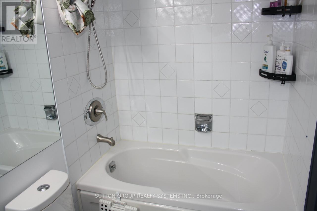 1104a - 3605 Kariya Drive, Mississauga, Ontario  L5B 3J4 - Photo 8 - W12638010