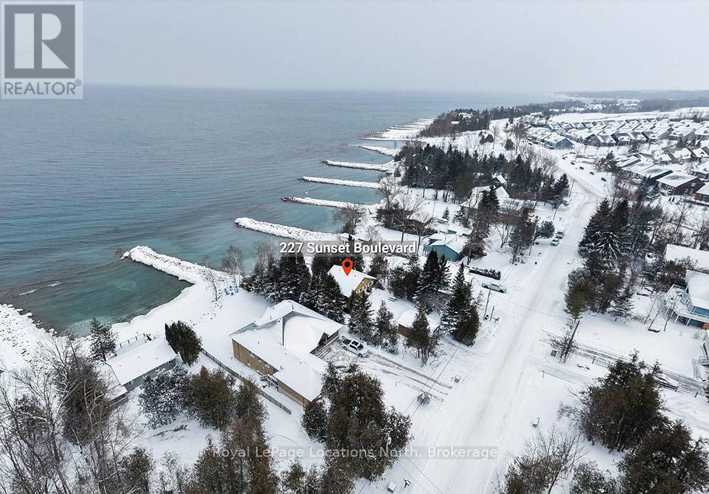 227 Sunset Boulevard, Blue Mountains, Ontario  N0H 2P0 - Photo 1 - X12723422