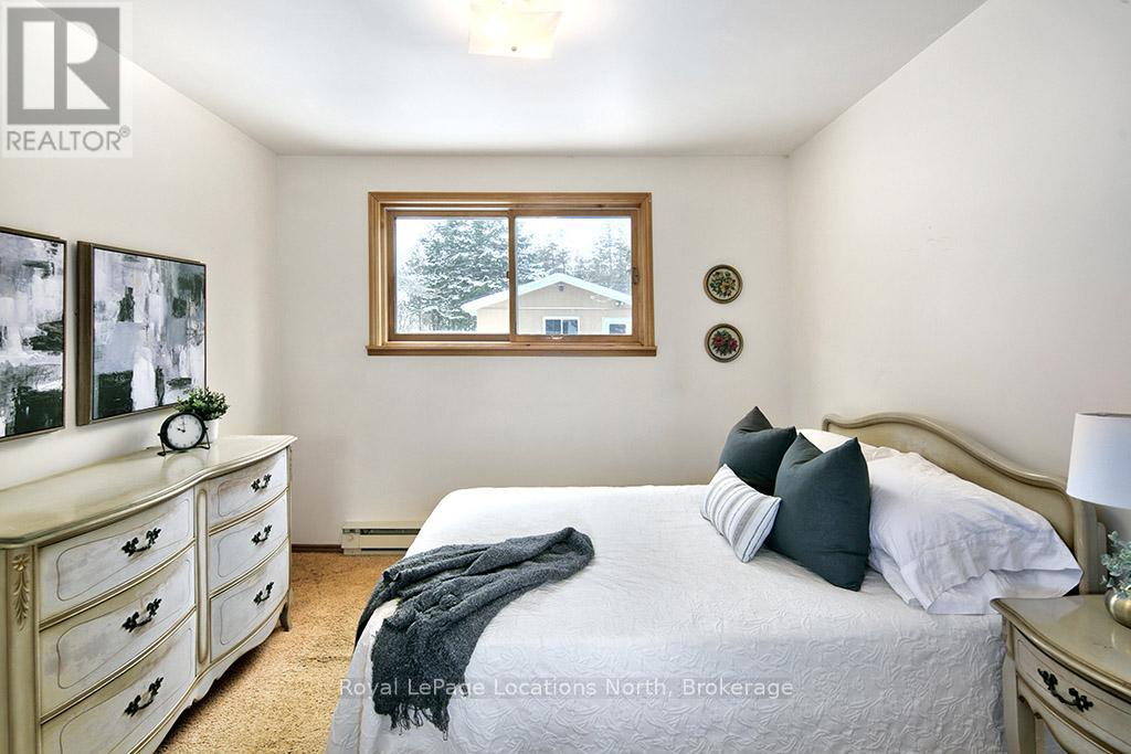 227 Sunset Boulevard, Blue Mountains, Ontario  N0H 2P0 - Photo 11 - X12723422