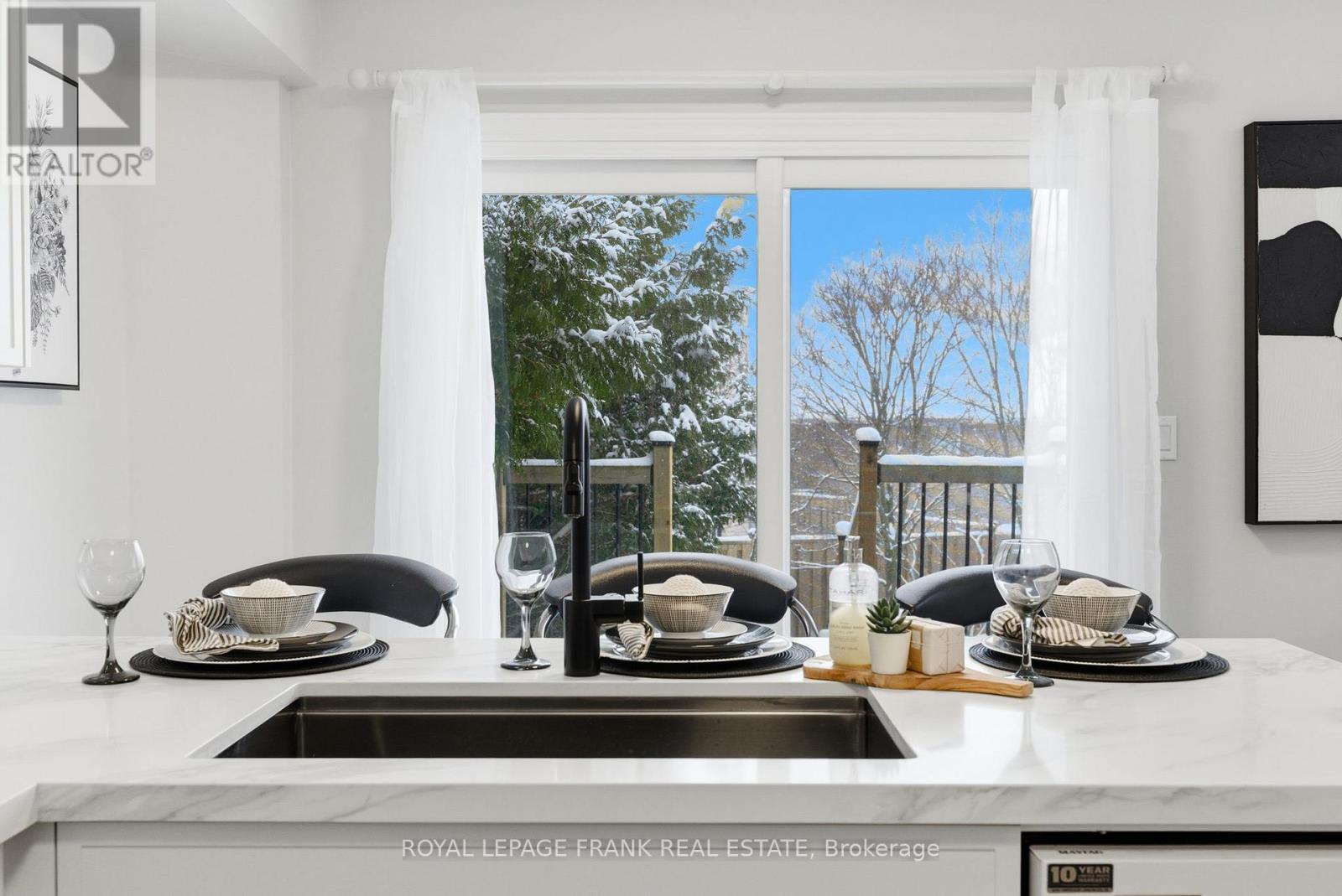 59 Short Crescent, Clarington, Ontario  L1E 2Z6 - Photo 5 - E12723446