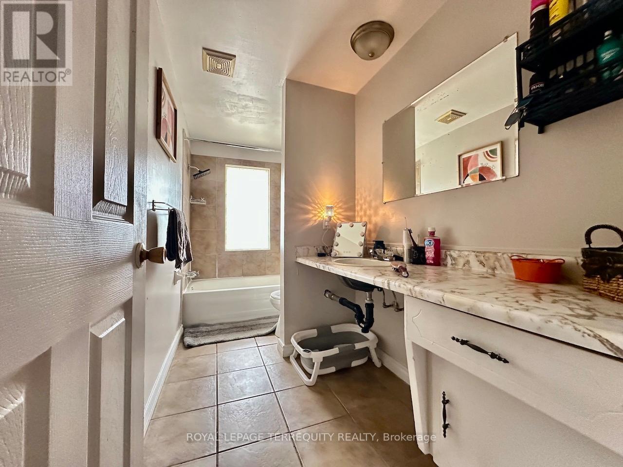 10 Orchard Place, Chatham-Kent, Ontario  N7M 1A6 - Photo 11 - X12722382