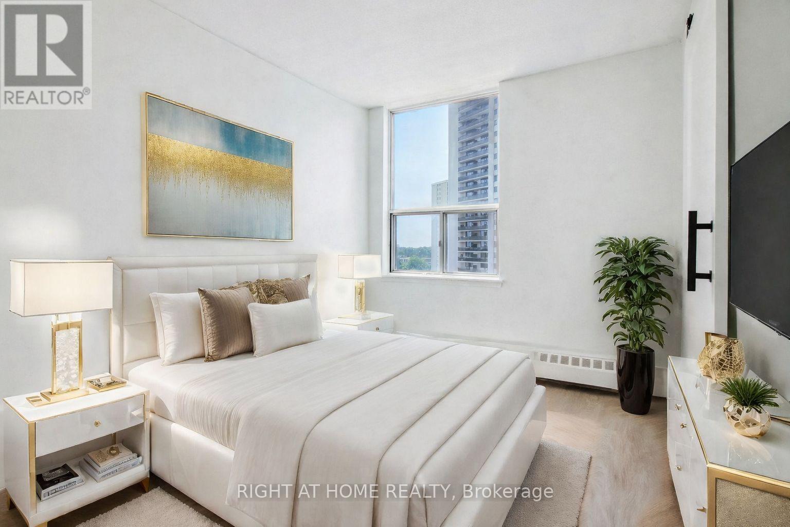 1108 - 75 Eastdale Avenue, Toronto, Ontario  M4C 5N3 - Photo 8 - E12723468