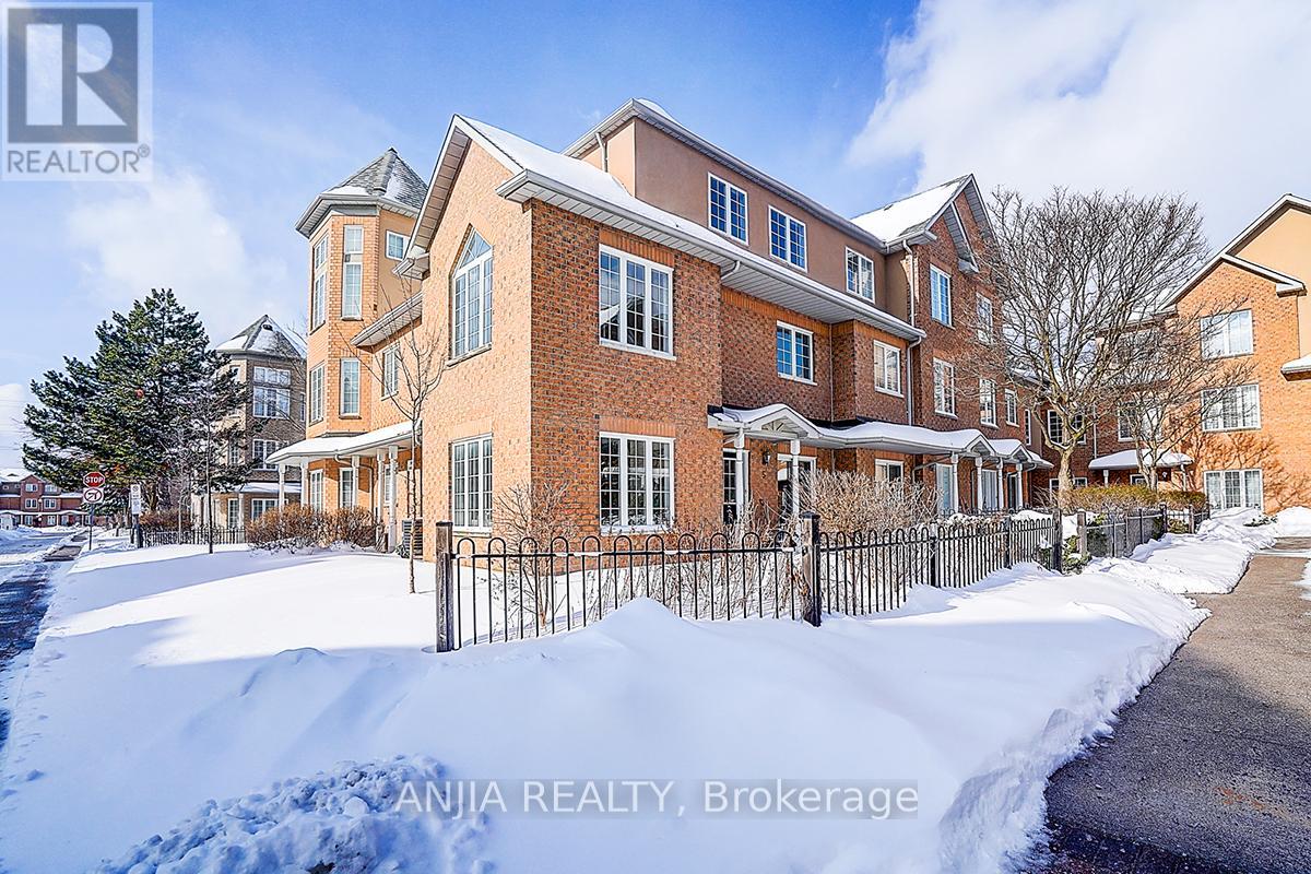 5 - 16 ST MORITZ WAY, Markham, Ontario