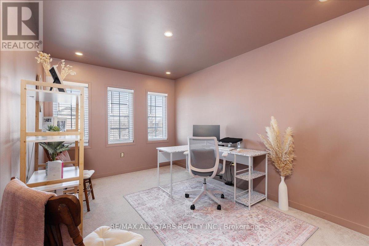 71 Crittenden Drive, Georgina, Ontario  L4P 4E3 - Photo 17 - N12723416