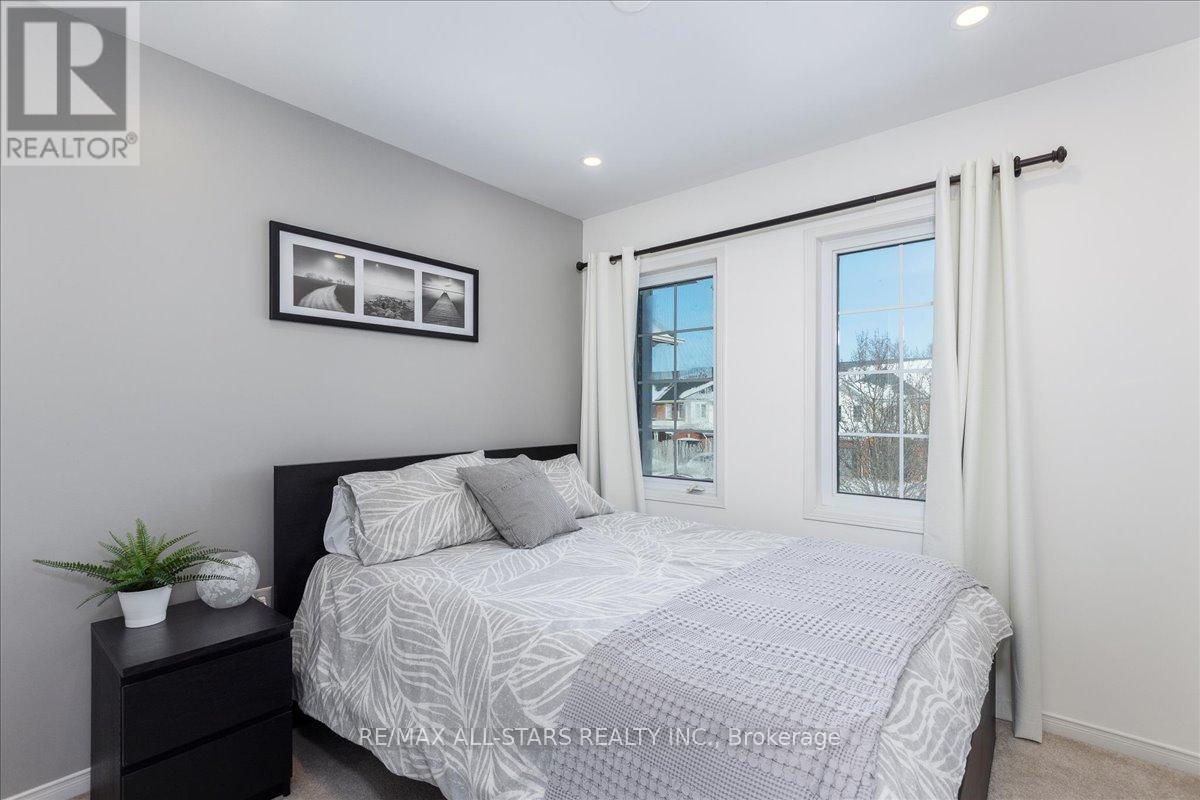 71 Crittenden Drive, Georgina, Ontario  L4P 4E3 - Photo 18 - N12723416