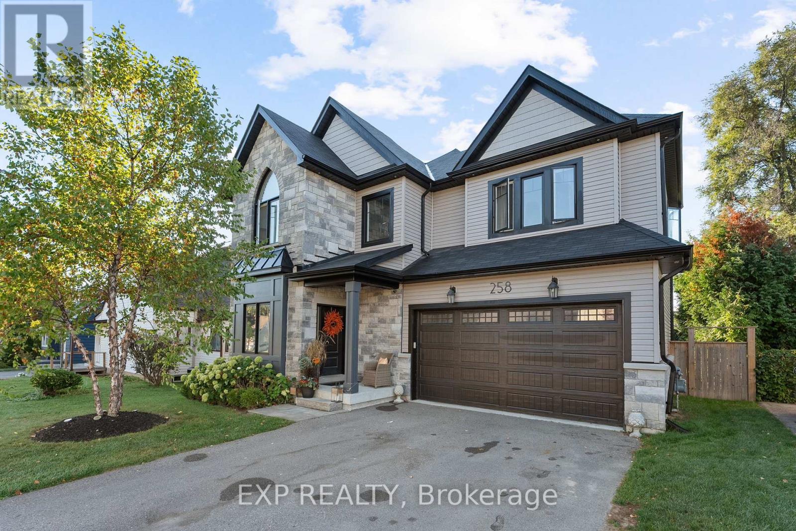 258 Andrew Street, Newmarket, Ontario  L3Y 1H2 - Photo 4 - N12723444