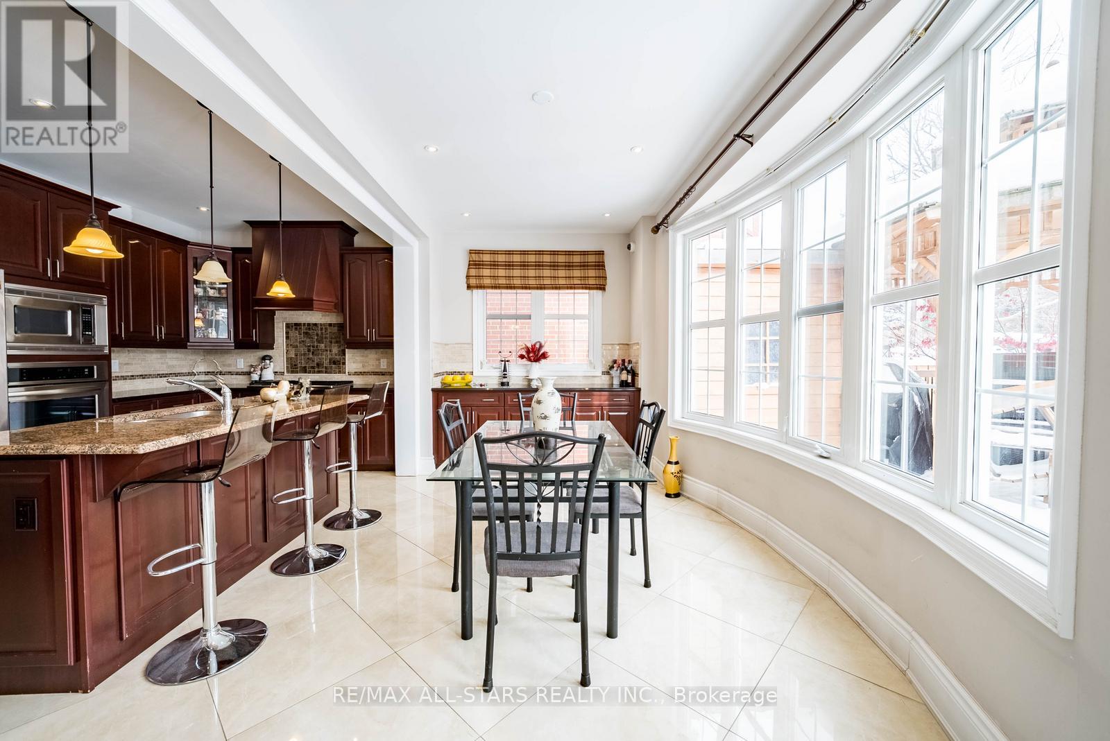 127 Yorkleigh Circle, Whitchurch-Stouffville, Ontario  L4A 0Z5 - Photo 12 - N12723458