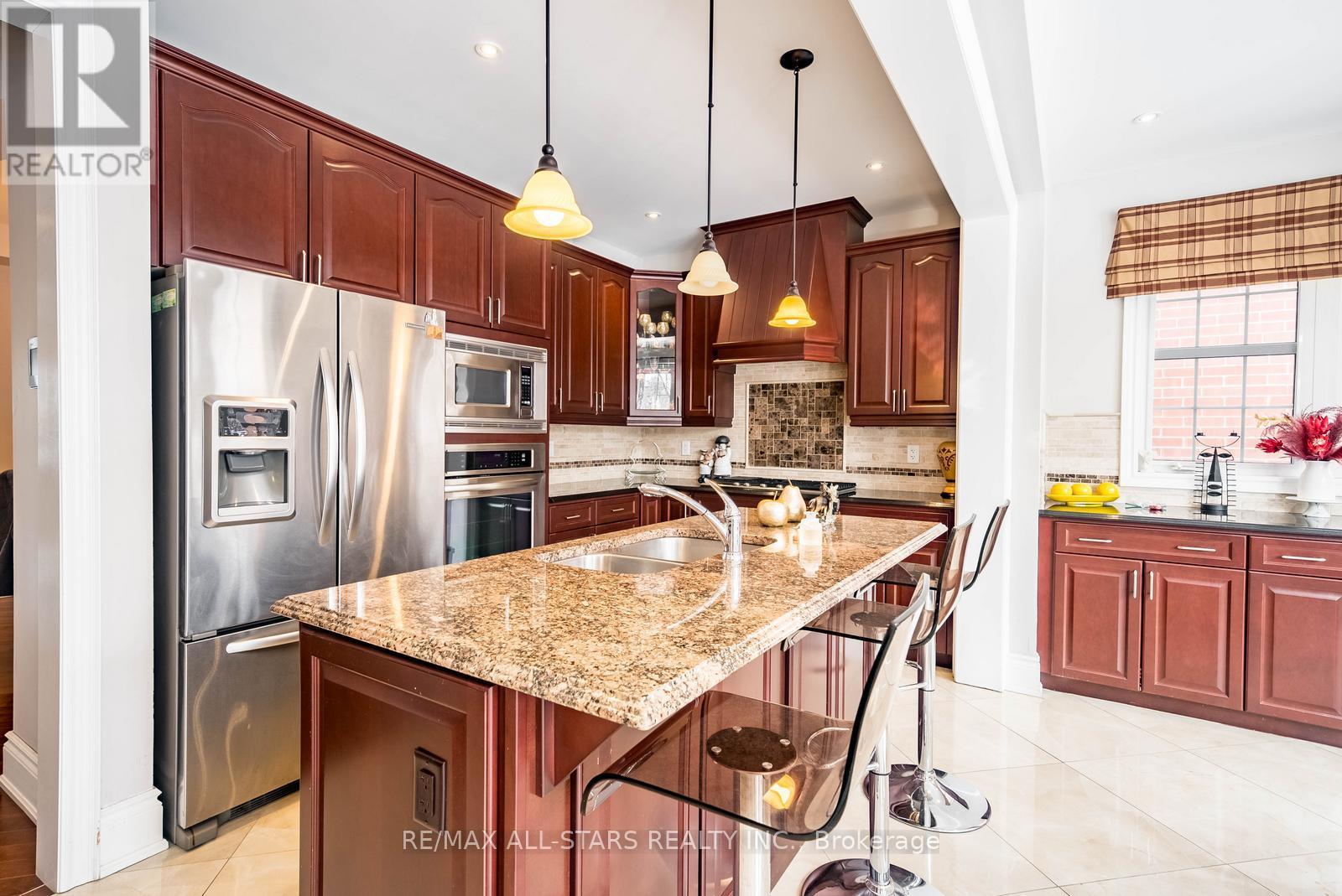 127 Yorkleigh Circle, Whitchurch-Stouffville, Ontario  L4A 0Z5 - Photo 14 - N12723458