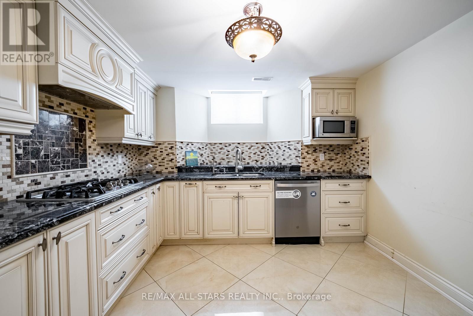 127 Yorkleigh Circle, Whitchurch-Stouffville, Ontario  L4A 0Z5 - Photo 37 - N12723458