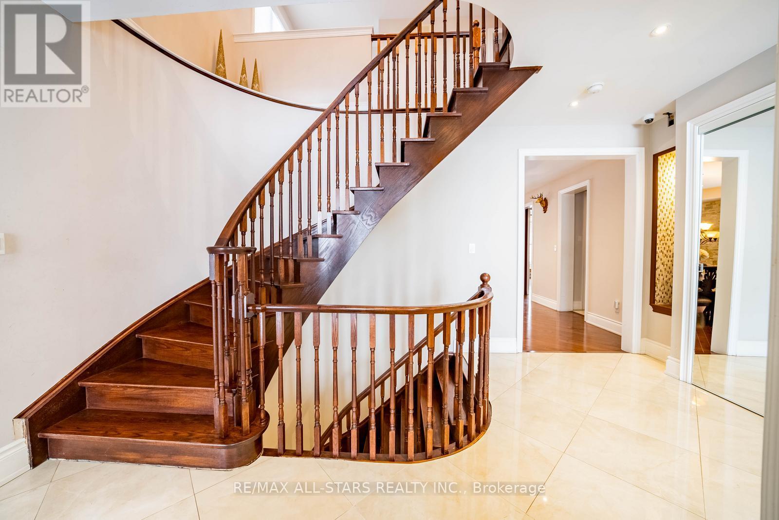 127 Yorkleigh Circle, Whitchurch-Stouffville, Ontario  L4A 0Z5 - Photo 5 - N12723458