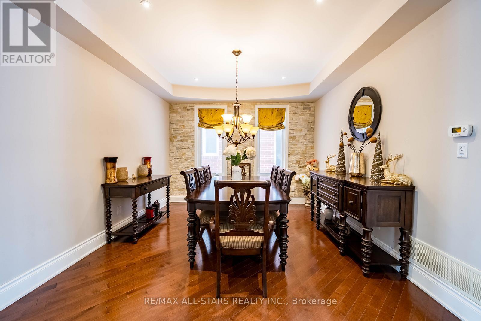 127 Yorkleigh Circle, Whitchurch-Stouffville, Ontario  L4A 0Z5 - Photo 7 - N12723458