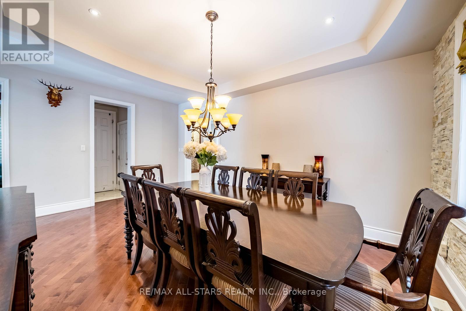 127 Yorkleigh Circle, Whitchurch-Stouffville, Ontario  L4A 0Z5 - Photo 8 - N12723458