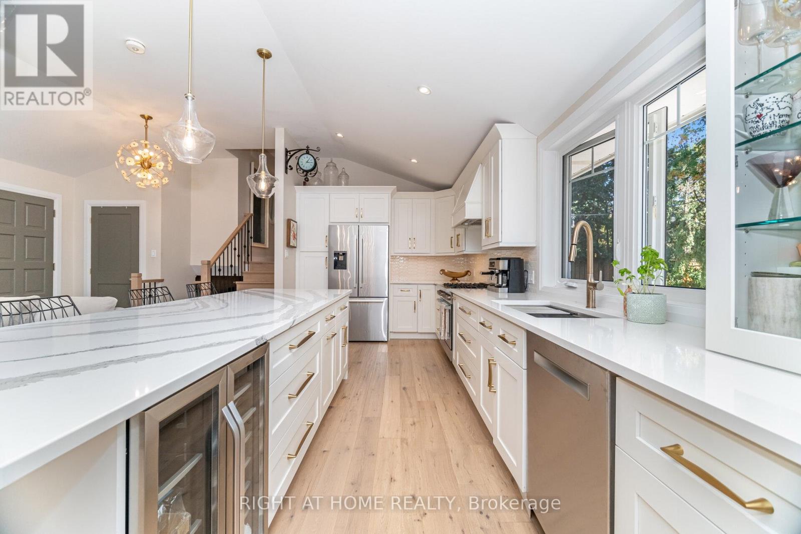 5188 Cherryhill Crescent, Burlington, Ontario  L7L 4C4 - Photo 13 - W12723412