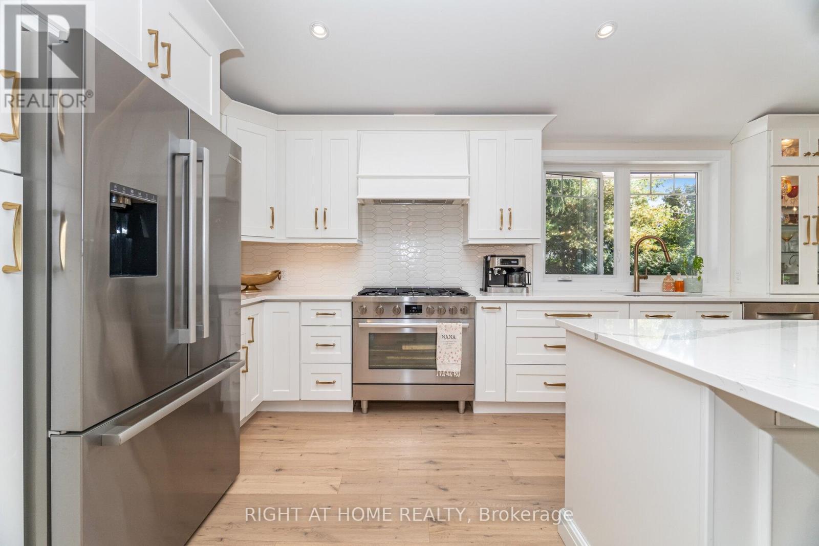 5188 Cherryhill Crescent, Burlington, Ontario  L7L 4C4 - Photo 16 - W12723412