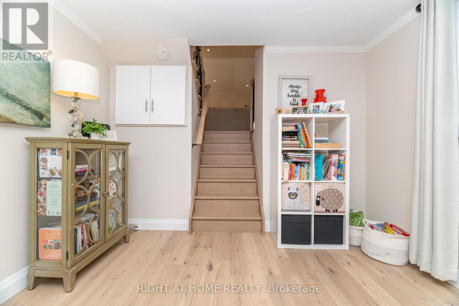 5188 Cherryhill Crescent, Burlington, Ontario  L7L 4C4 - Photo 19 - W12723412