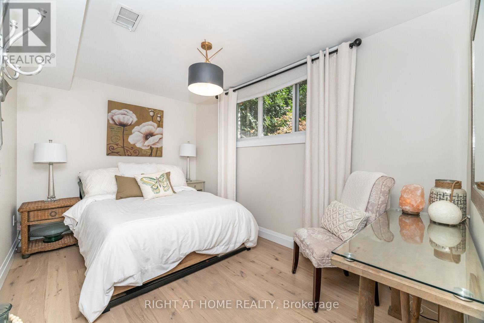 5188 Cherryhill Crescent, Burlington, Ontario  L7L 4C4 - Photo 24 - W12723412