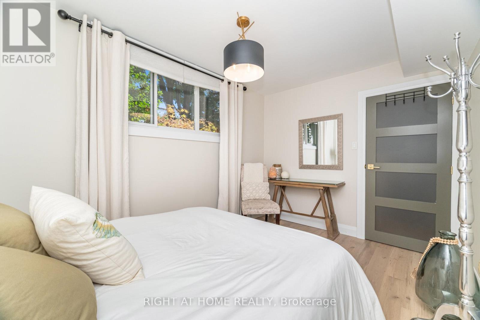 5188 Cherryhill Crescent, Burlington, Ontario  L7L 4C4 - Photo 25 - W12723412