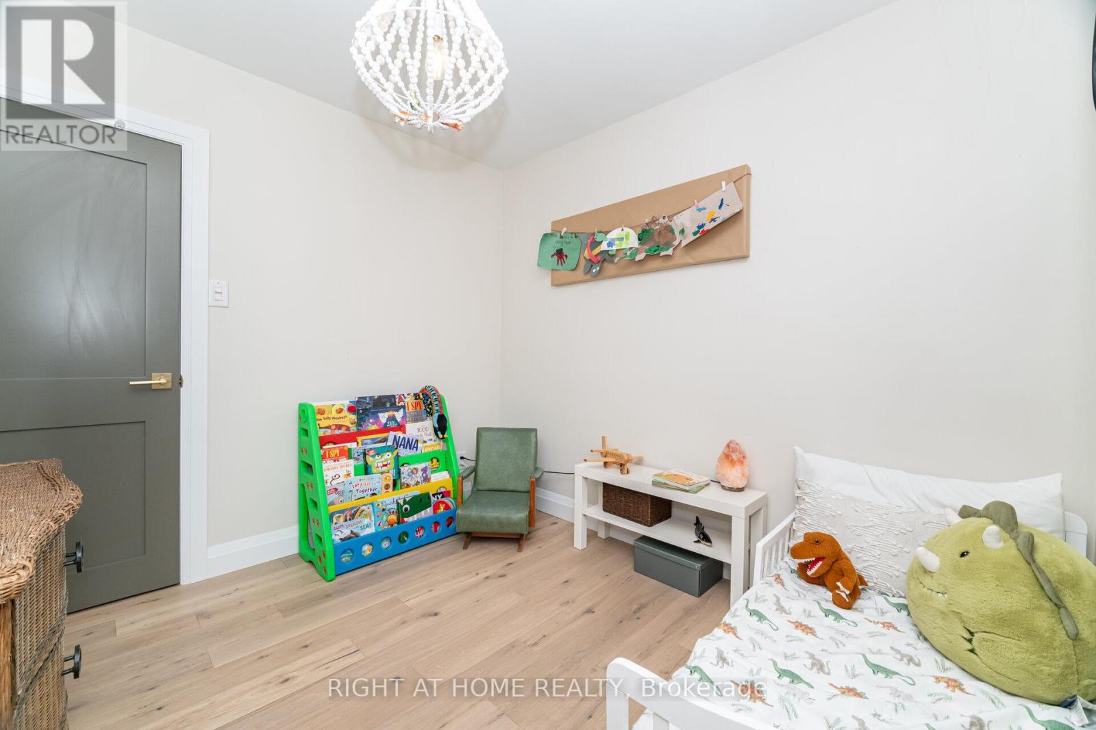 5188 Cherryhill Crescent, Burlington, Ontario  L7L 4C4 - Photo 33 - W12723412