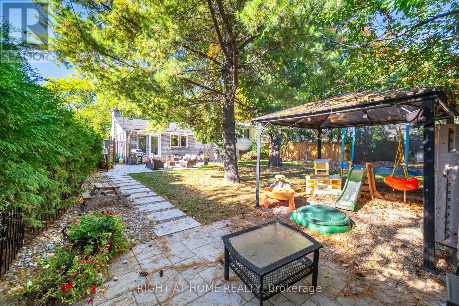 5188 Cherryhill Crescent, Burlington, Ontario  L7L 4C4 - Photo 45 - W12723412