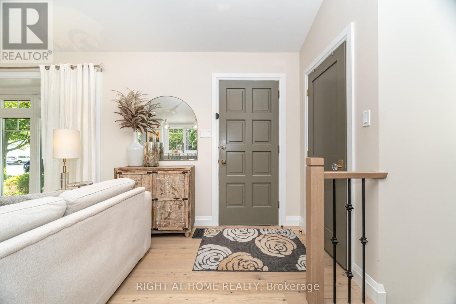 5188 Cherryhill Crescent, Burlington, Ontario  L7L 4C4 - Photo 5 - W12723412