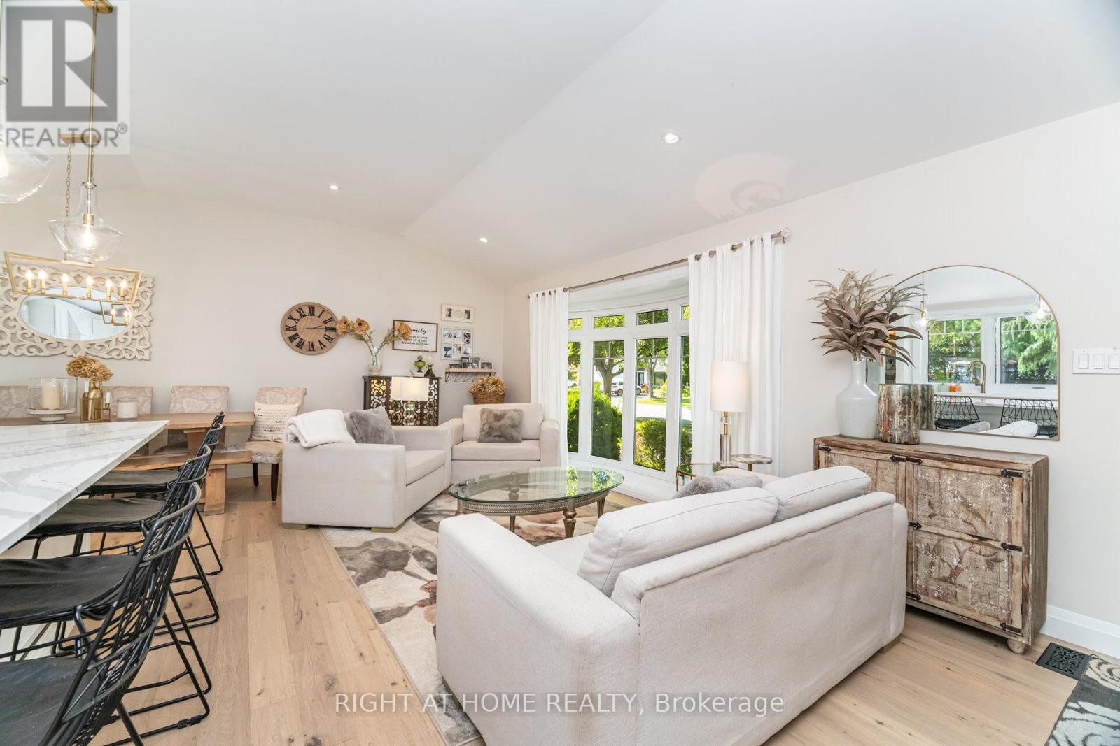 5188 Cherryhill Crescent, Burlington, Ontario  L7L 4C4 - Photo 8 - W12723412