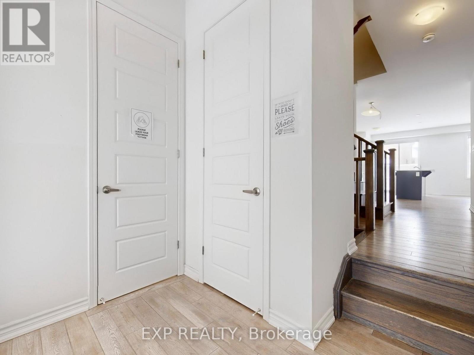 86 Keppel Circle, Brampton, Ontario  L7A 5K9 - Photo 4 - W12723426