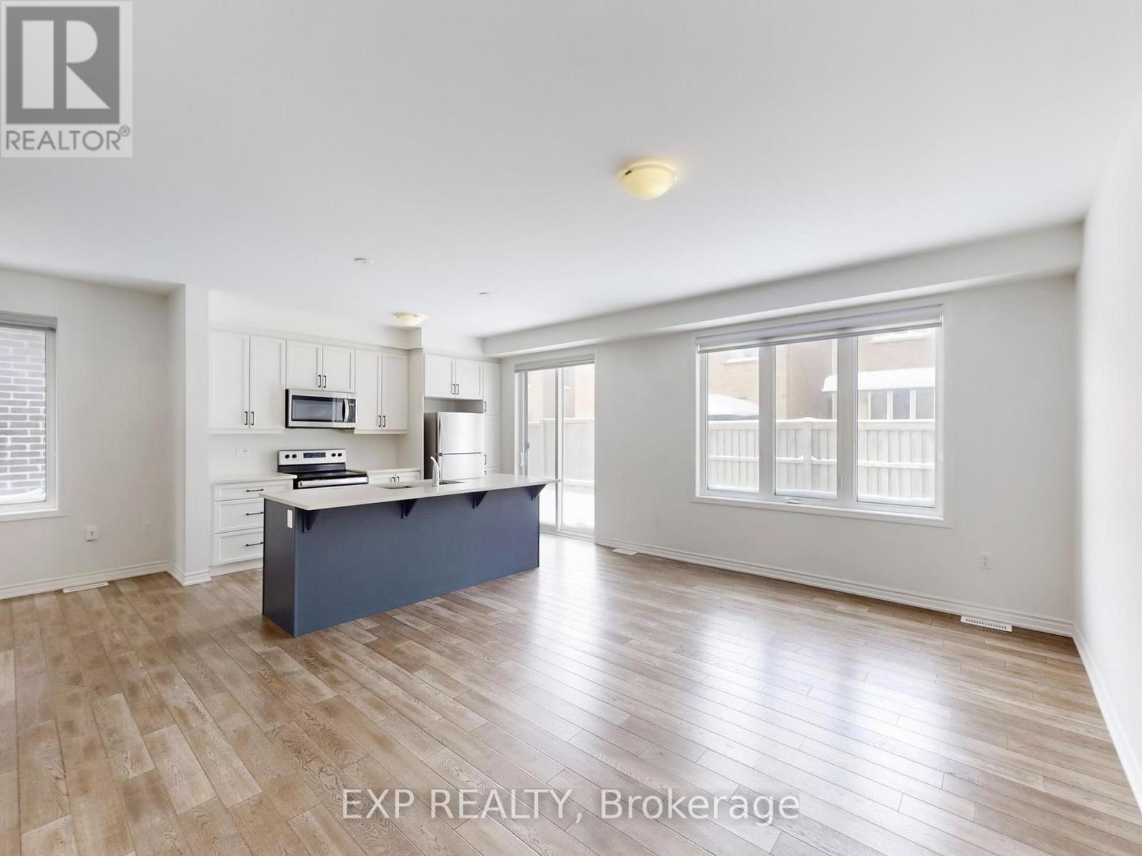 86 Keppel Circle, Brampton, Ontario  L7A 5K9 - Photo 5 - W12723426