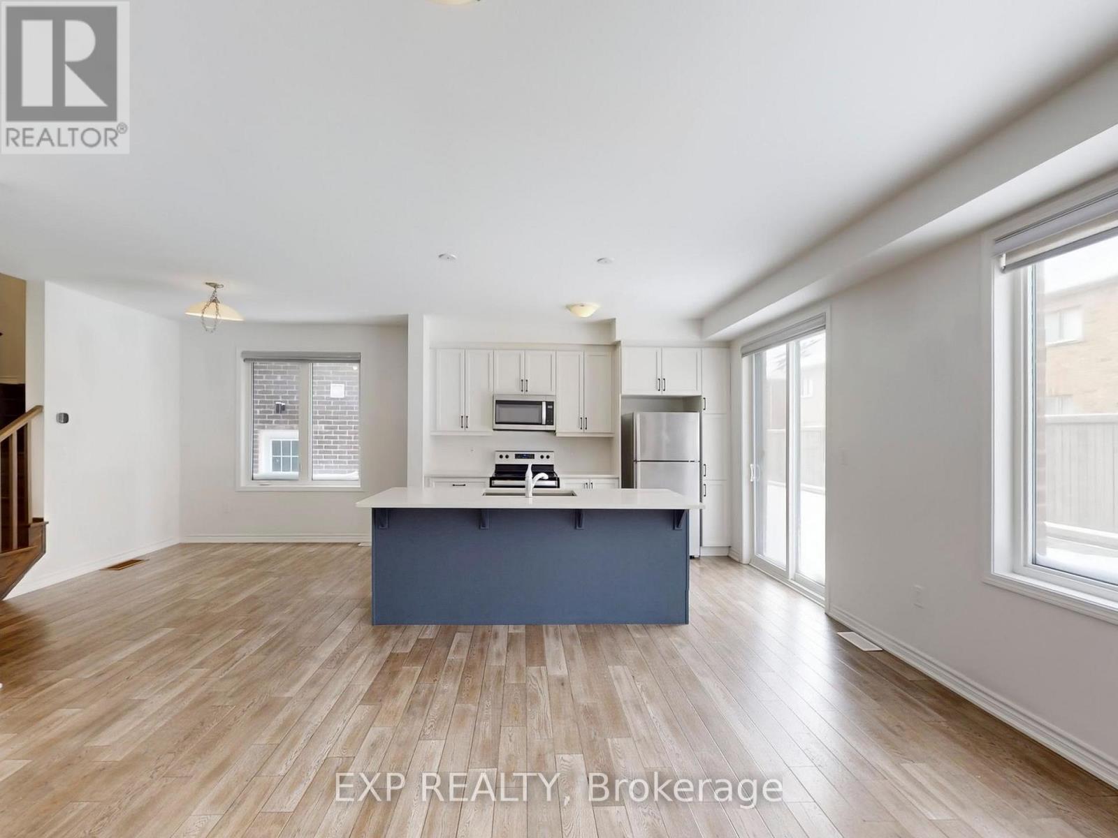 86 Keppel Circle, Brampton, Ontario  L7A 5K9 - Photo 7 - W12723426