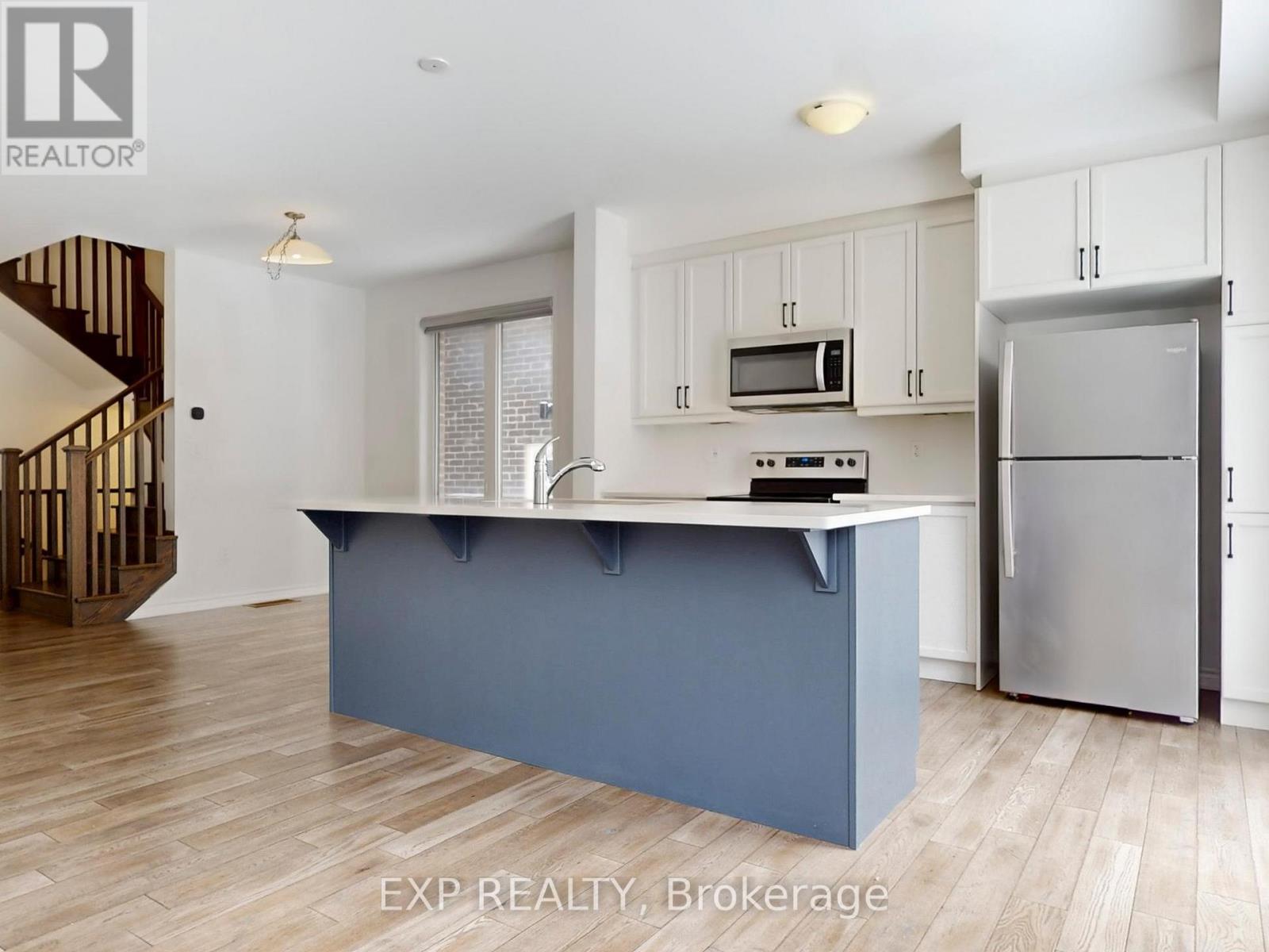 86 Keppel Circle, Brampton, Ontario  L7A 5K9 - Photo 9 - W12723426