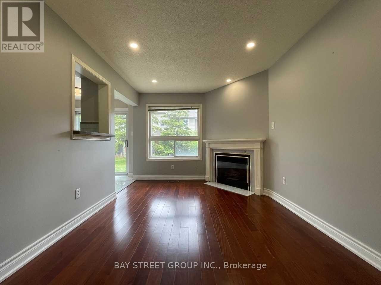 52 - 2550 Thomas Street, Mississauga, Ontario  L5M 5N8 - Photo 3 - W12723464