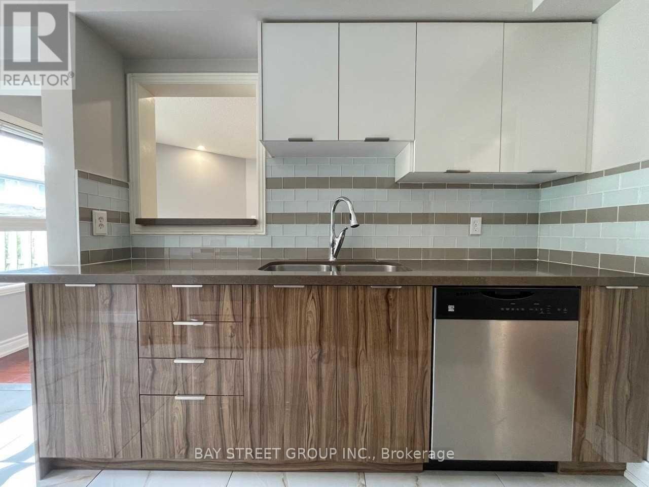 52 - 2550 Thomas Street, Mississauga, Ontario  L5M 5N8 - Photo 5 - W12723464