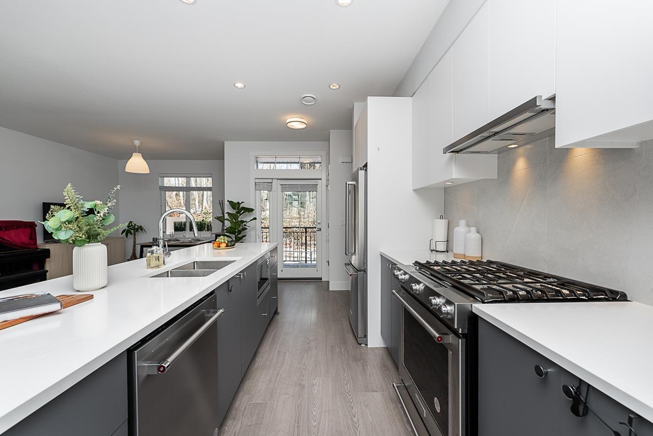 47 2070 Oak Meadows Drive, Surrey, British Columbia  V3Z 1J1 - Photo 6 - R3082543