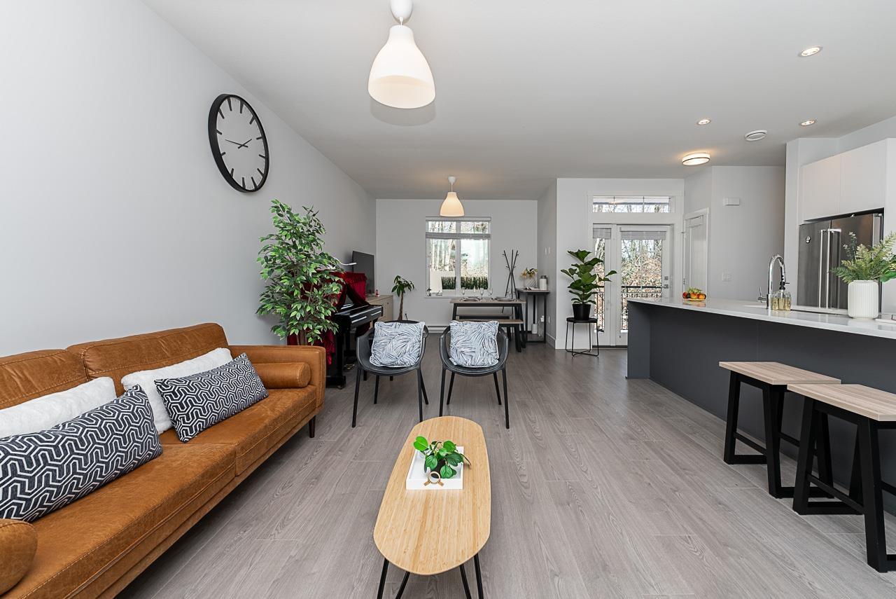 47 2070 Oak Meadows Drive, Surrey, British Columbia  V3Z 1J1 - Photo 4 - R3082543