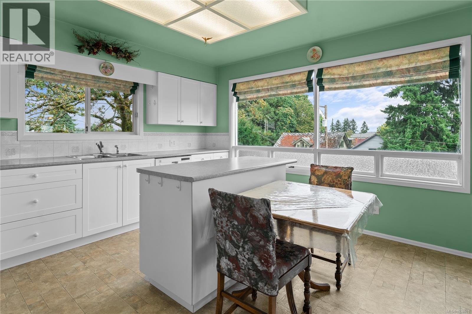 609 Milton St, Nanaimo, British Columbia  V9R 2L4 - Photo 5 - 1024011