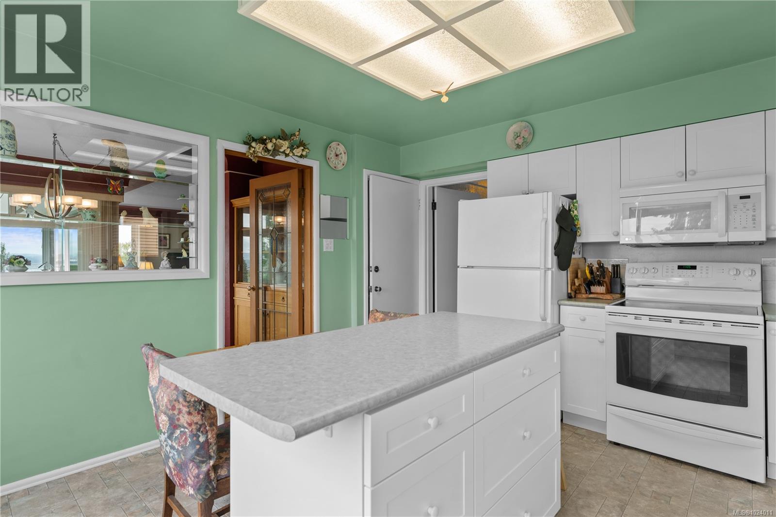 609 Milton St, Nanaimo, British Columbia  V9R 2L4 - Photo 9 - 1024011