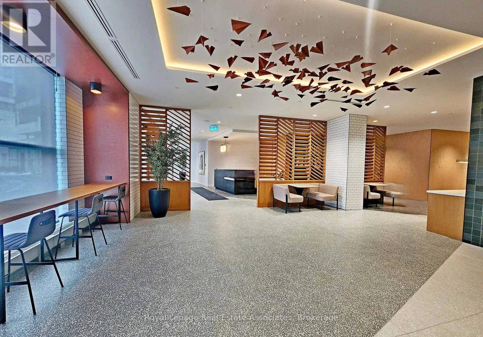 1801 - 2495 Eglinton Avenue, Mississauga, Ontario  L5M 2T2 - Photo 3 - W12721602