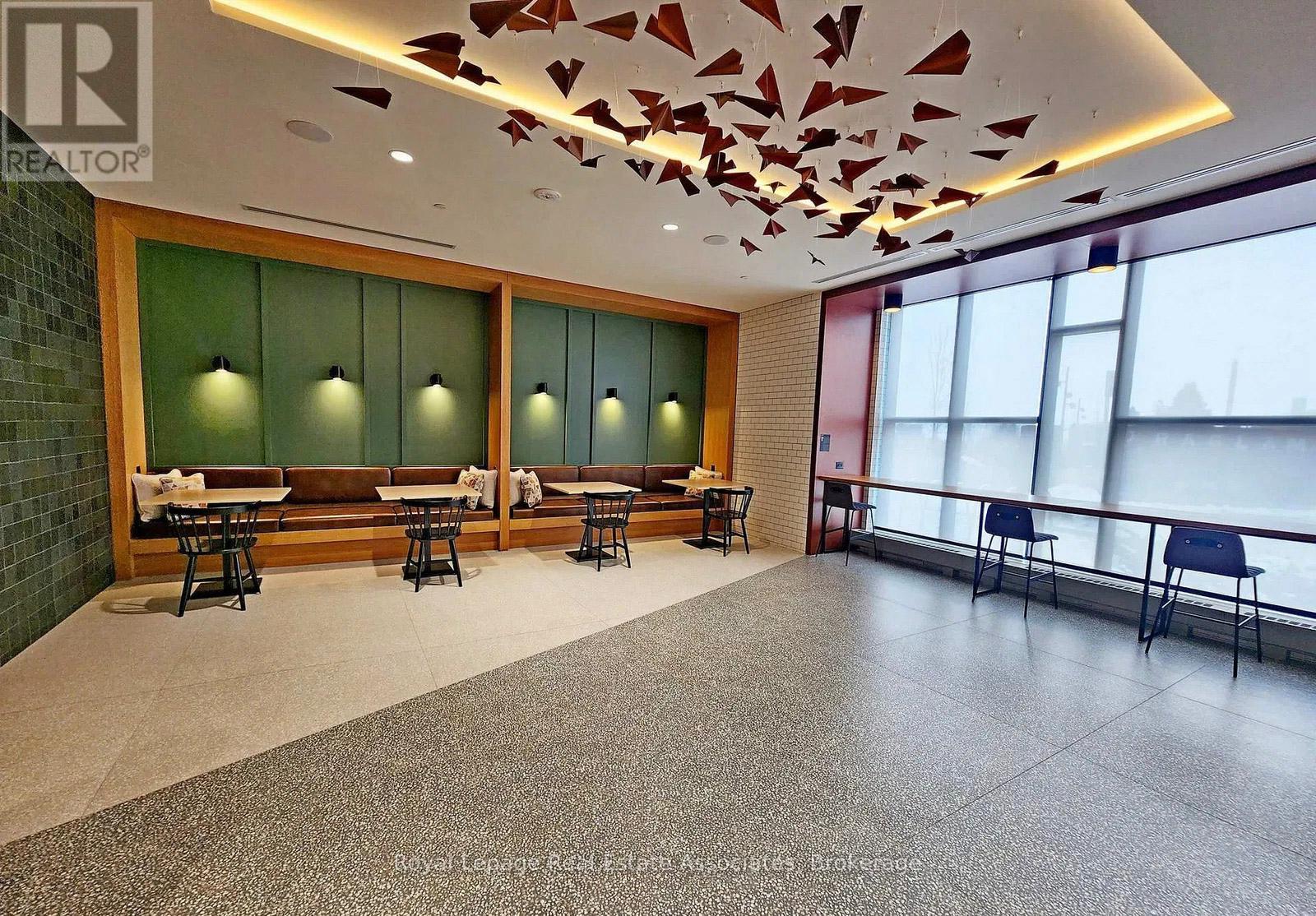 1801 - 2495 Eglinton Avenue, Mississauga, Ontario  L5M 2T2 - Photo 2 - W12721602