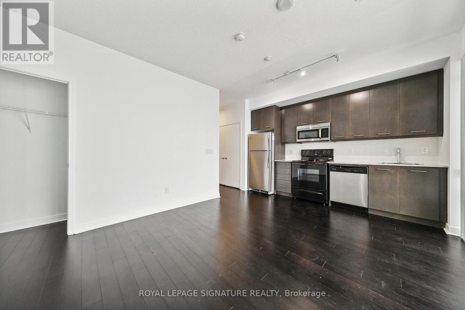 2701 - 360 Square One Drive, Mississauga, Ontario  L5B 0G7 - Photo 5 - W12722230