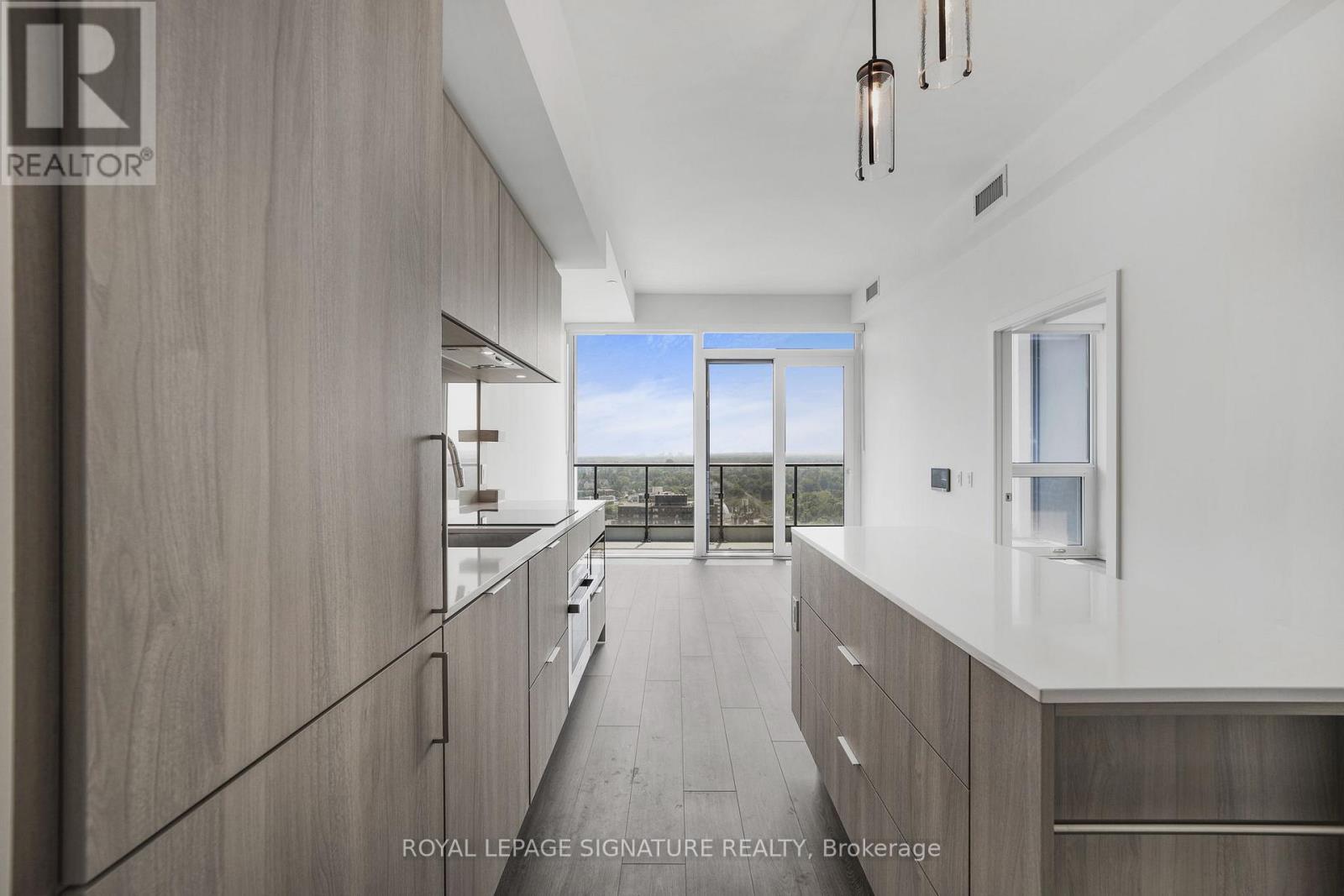 1805 - 28 Ann Street, Mississauga, Ontario  L5G 0E1 - Photo 4 - W12722438