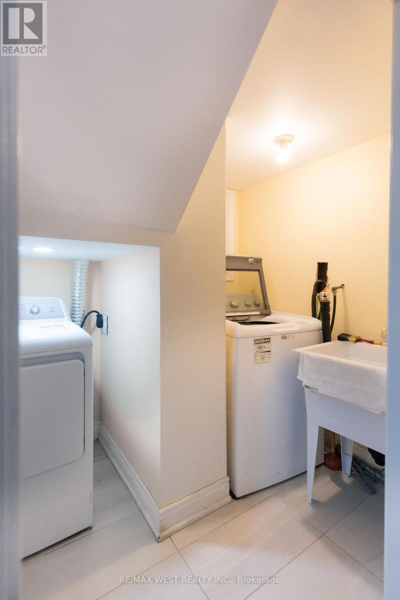 29 Monterrey Drive, Toronto, Ontario  M9V 1S7 - Photo 16 - W12722952