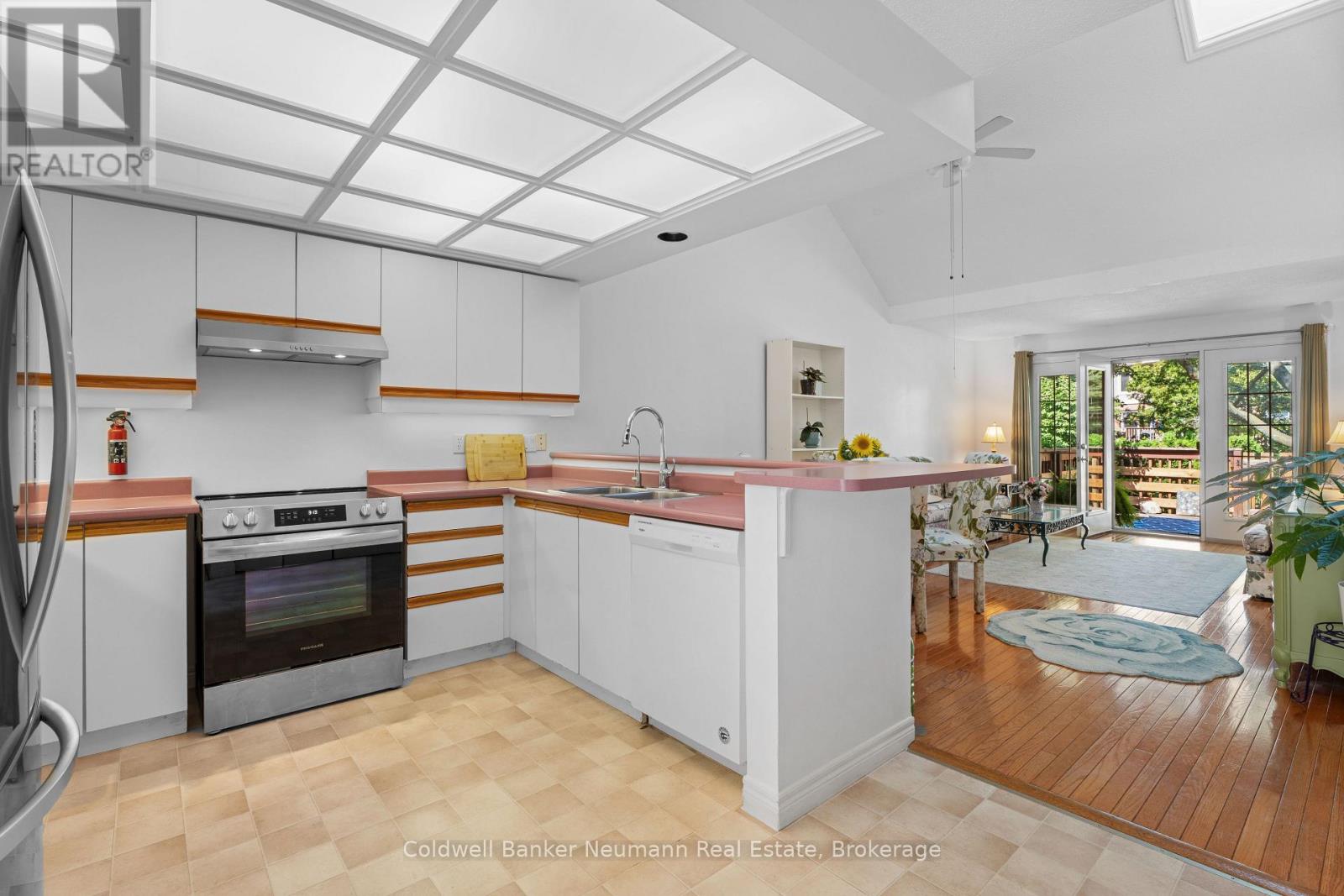 15 Westwind Circle, Guelph, Ontario  N1G 4Z4 - Photo 27 - X12723590