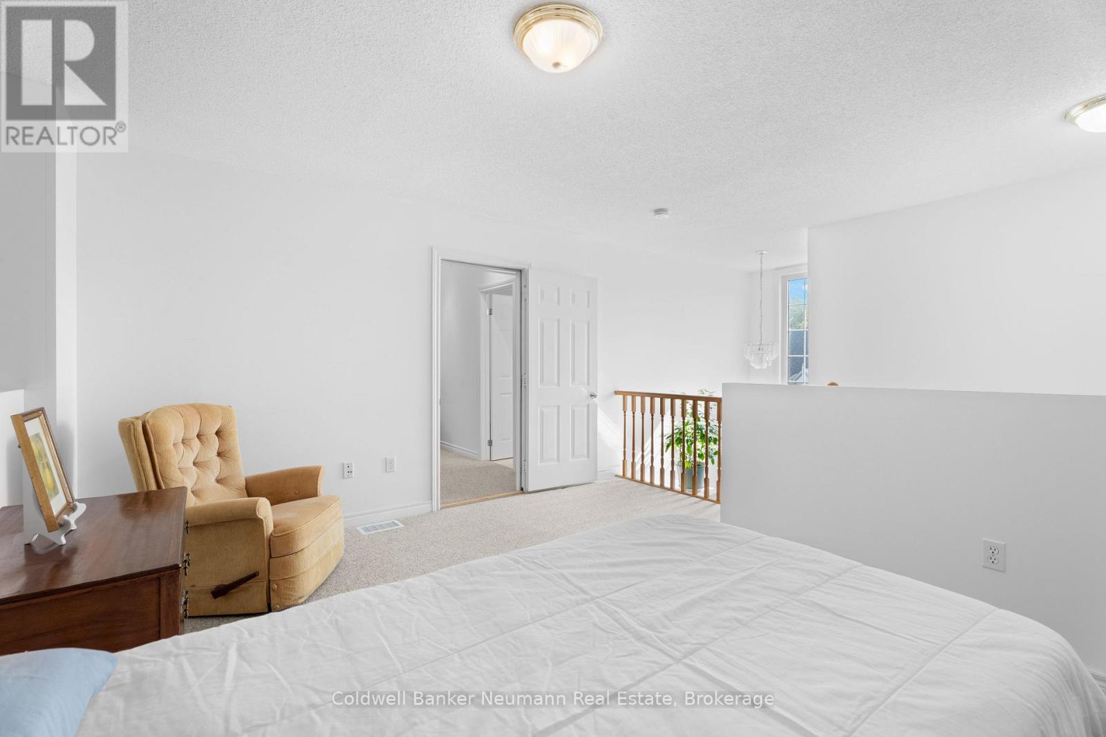 15 Westwind Circle, Guelph, Ontario  N1G 4Z4 - Photo 4 - X12723590