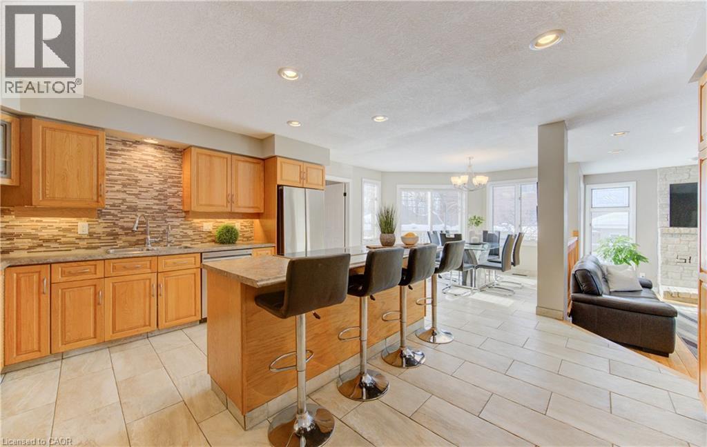 593 Guildwood Place, Waterloo, Ontario  N2K 3M3 - Photo 7 - 40799264