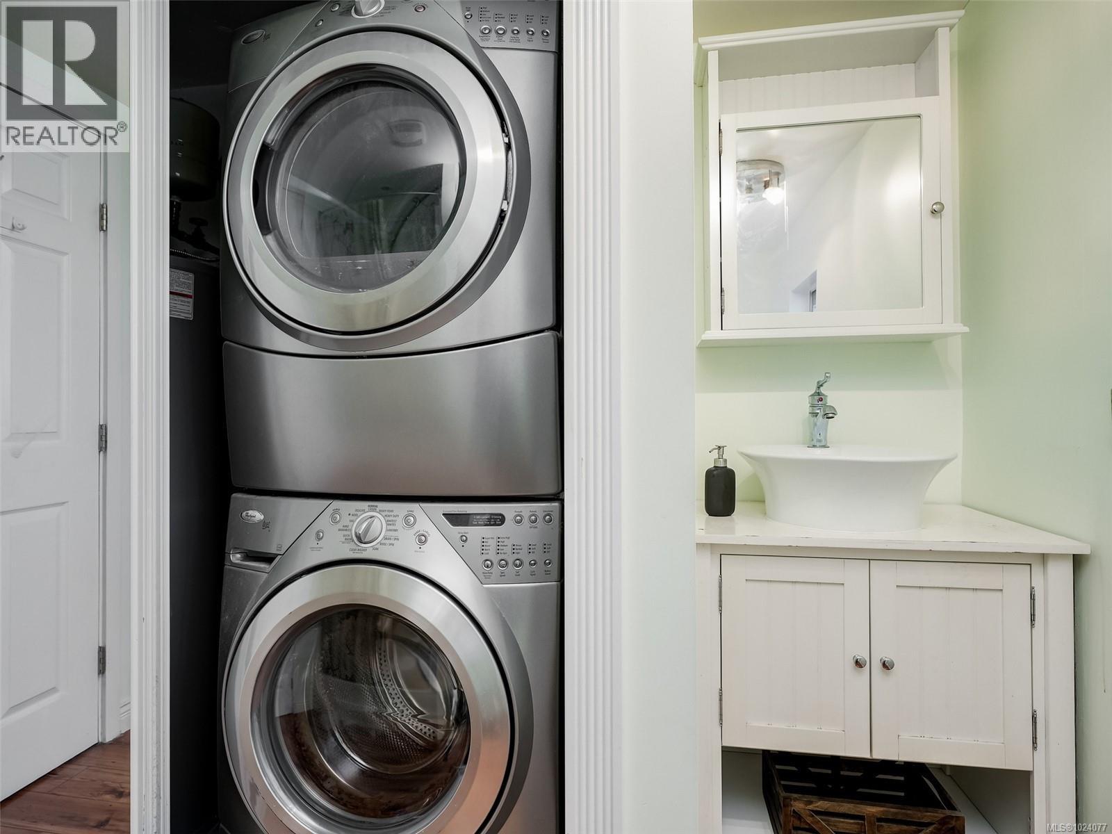 668 Charmar Cres, Langford, British Columbia  V9B 5W2 - Photo 13 - 1024077