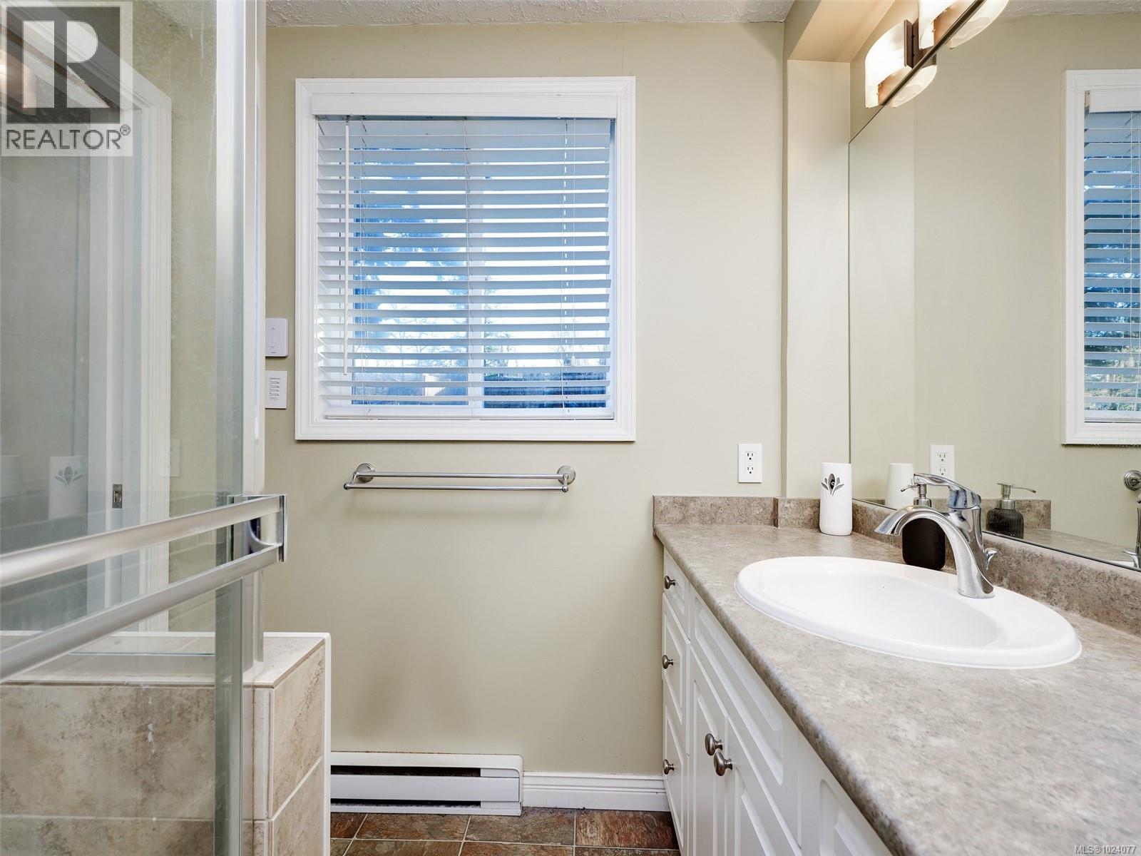 668 Charmar Cres, Langford, British Columbia  V9B 5W2 - Photo 10 - 1024077