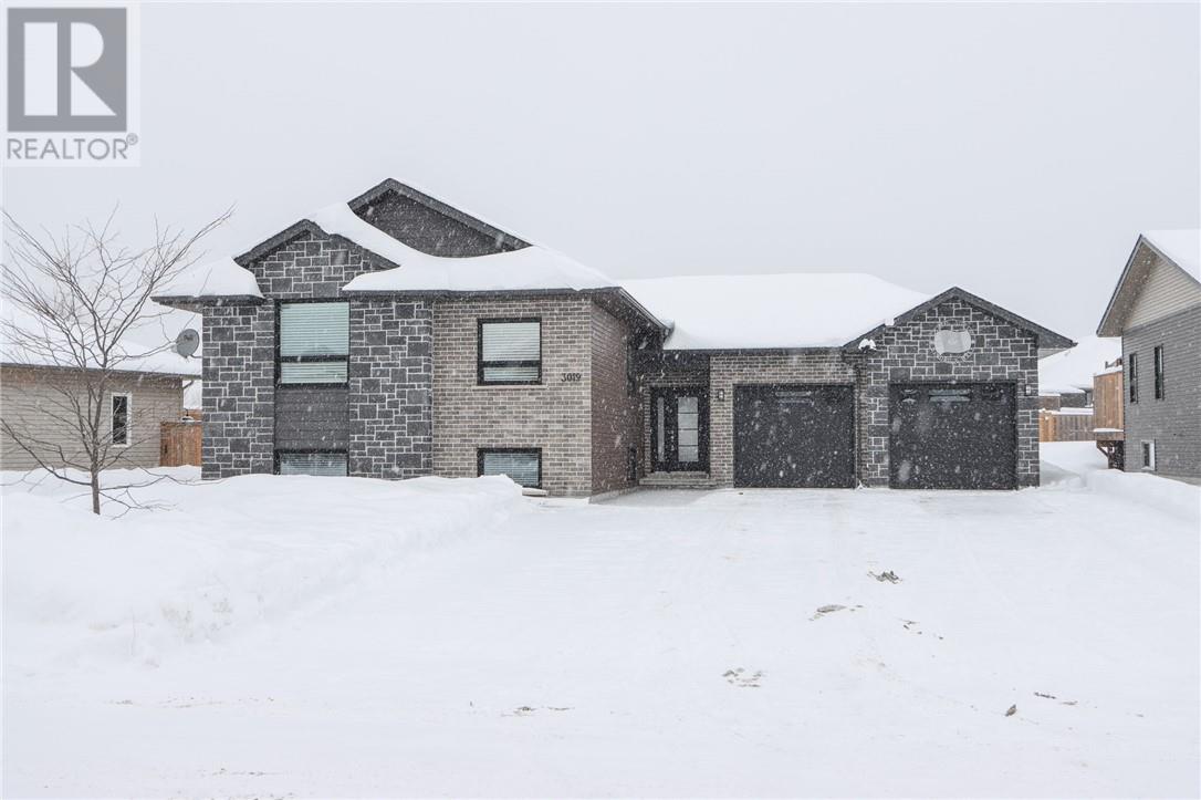 3019 Emerald Crescent, Chelmsford, Ontario  P0M 1L0 - Photo 1 - 2126177