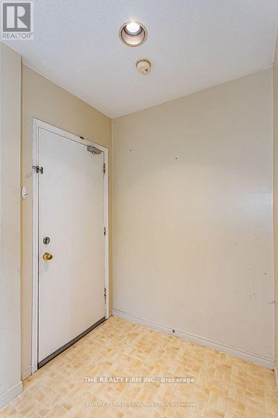 136 Elmwood Avenue E, London South, Ontario  N6C 1J6 - Photo 6 - X12723594