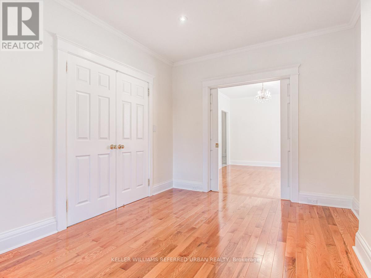 A - 108 Follis Avenue, Toronto, Ontario  M6G 2Z3 - Photo 4 - C12722780