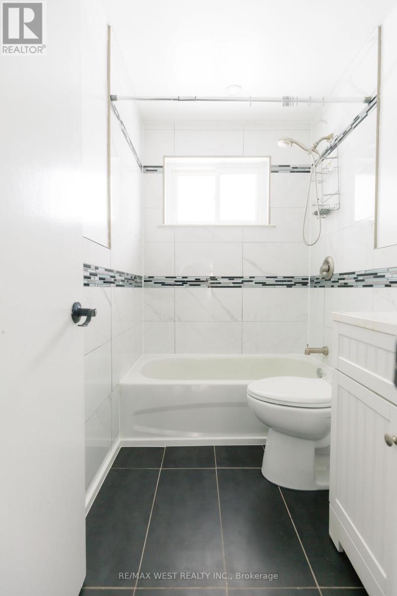 29 Monterrey Drive, Toronto, Ontario  M9V 1S7 - Photo 15 - W12722952